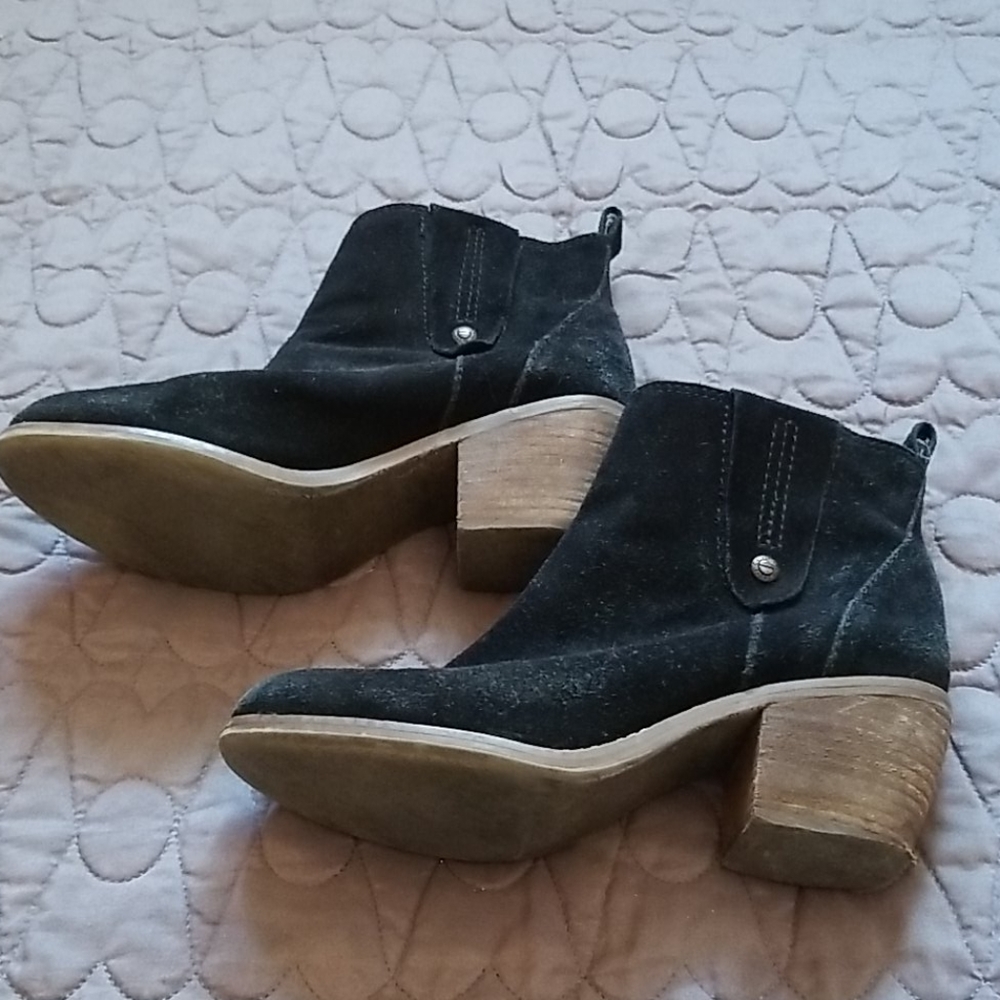 Calvin Klein Jeans western bootie.